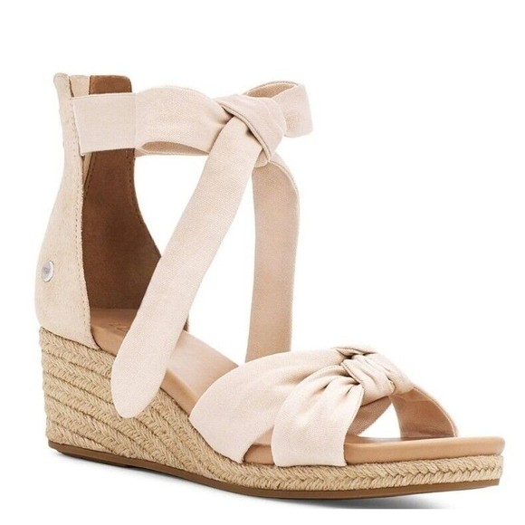 Ugg Women's Yarrow Wedge Heel Strappy Bow Sandal Natural Beige Canvas Size 7.5 - Picture 1 of 8